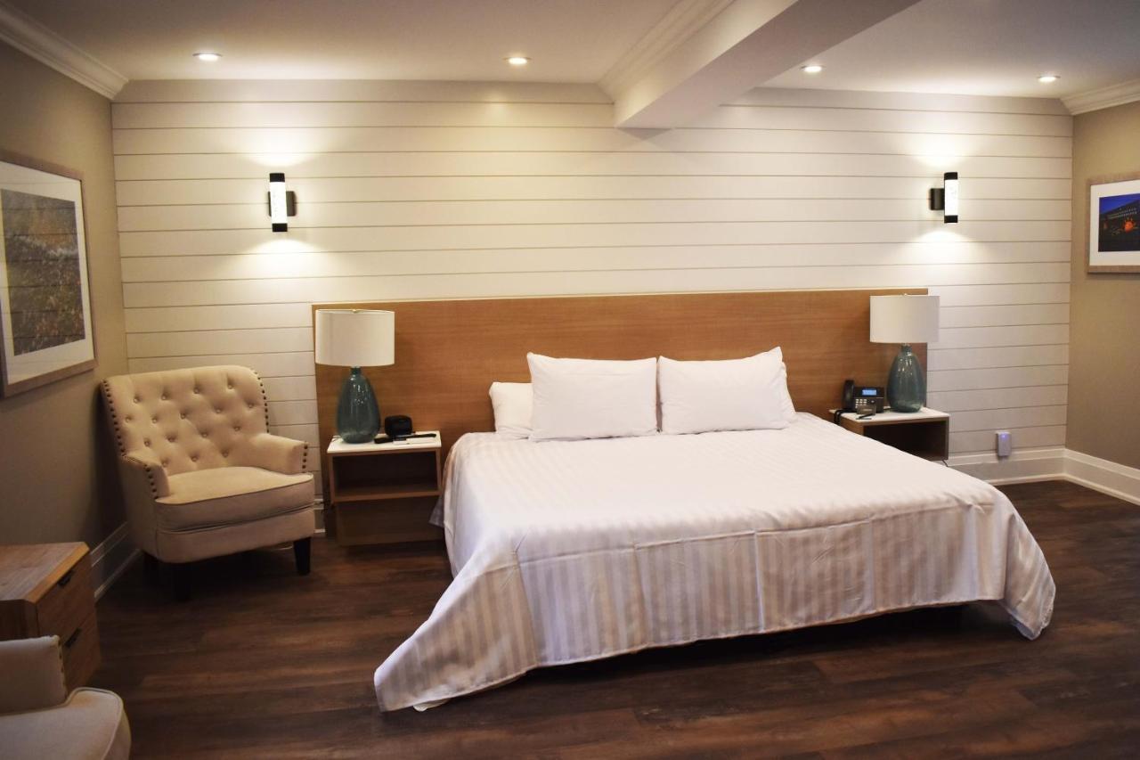 Colonial Hotel & Suites Grand Bend Εξωτερικό φωτογραφία