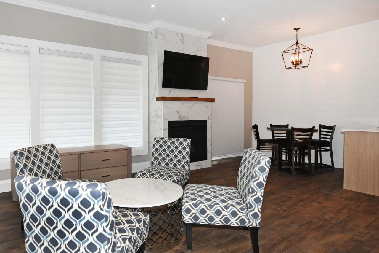 Colonial Hotel & Suites Grand Bend Εξωτερικό φωτογραφία