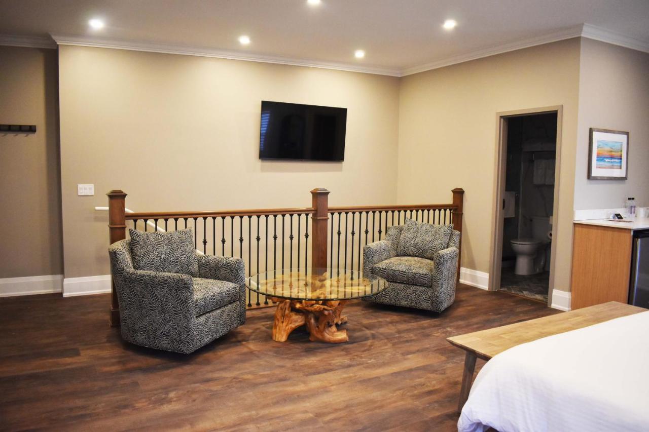 Colonial Hotel & Suites Grand Bend Εξωτερικό φωτογραφία