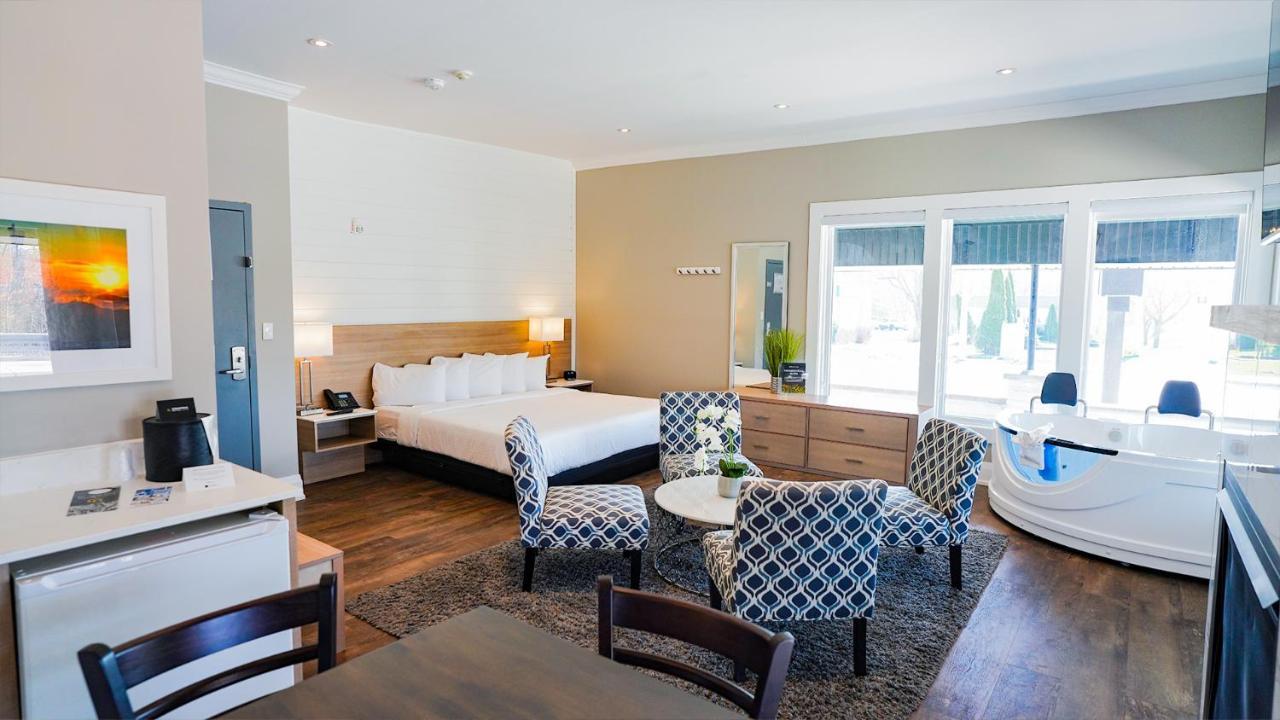 Colonial Hotel & Suites Grand Bend Εξωτερικό φωτογραφία