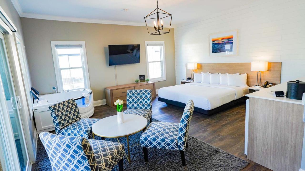 Colonial Hotel & Suites Grand Bend Εξωτερικό φωτογραφία