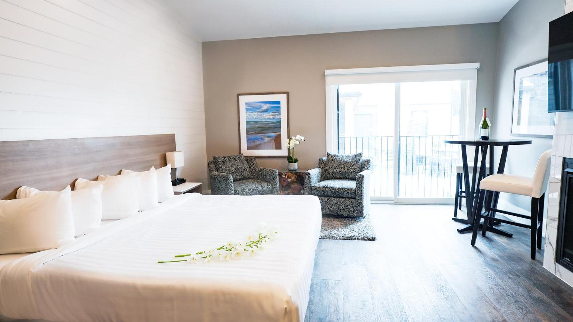 Colonial Hotel & Suites Grand Bend Εξωτερικό φωτογραφία