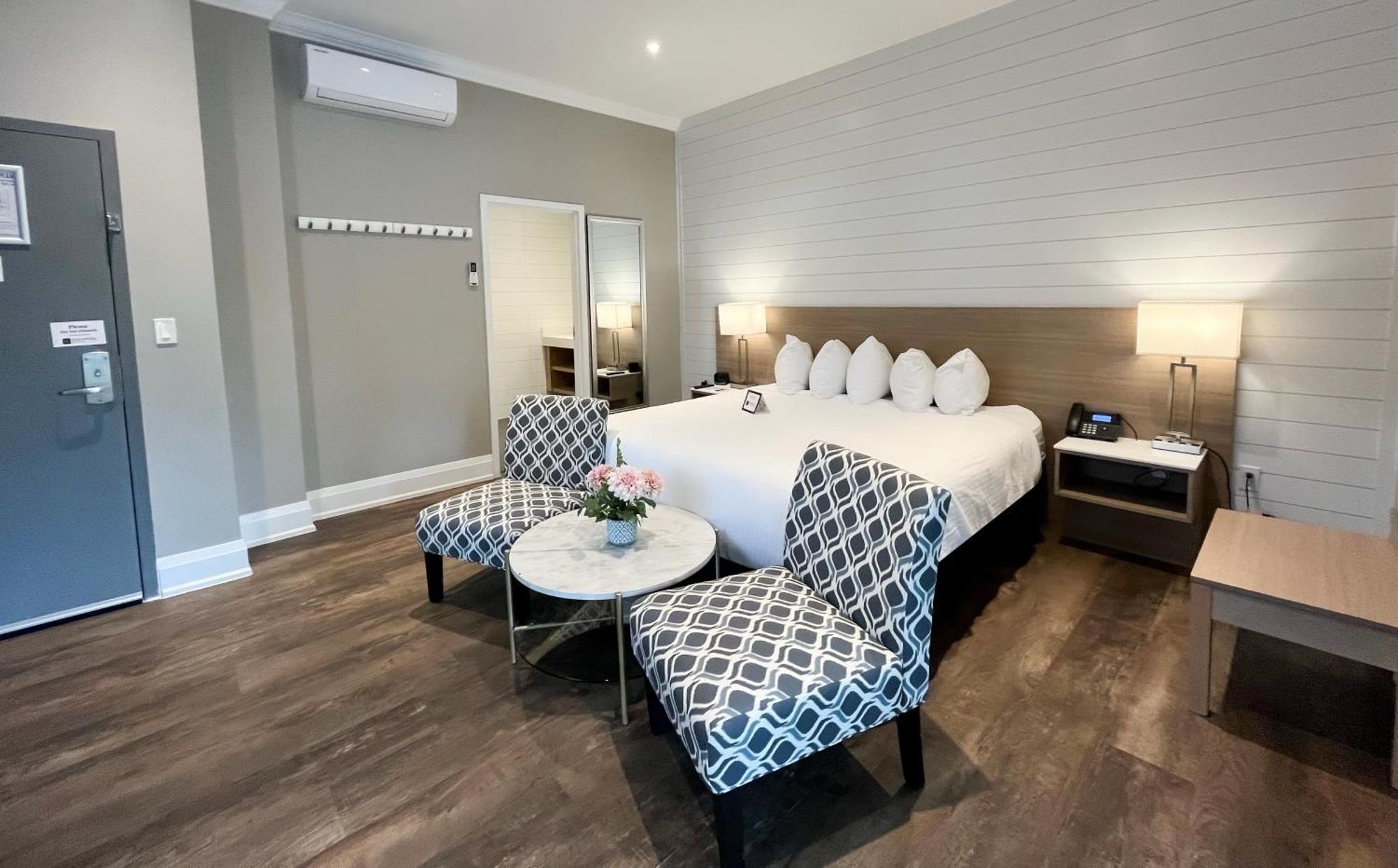 Colonial Hotel & Suites Grand Bend Εξωτερικό φωτογραφία