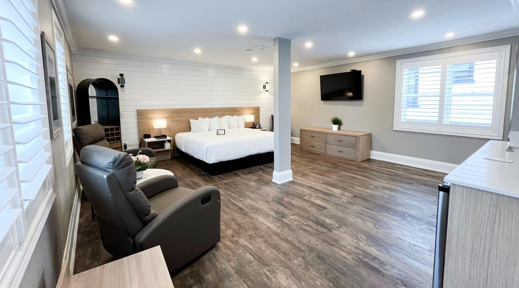 Colonial Hotel & Suites Grand Bend Εξωτερικό φωτογραφία