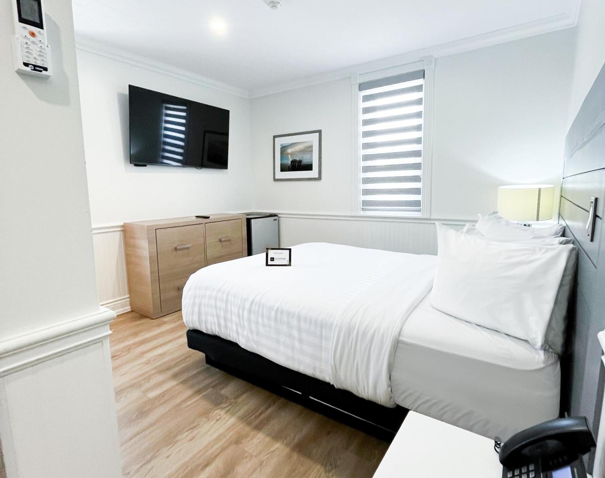 Colonial Hotel & Suites Grand Bend Εξωτερικό φωτογραφία