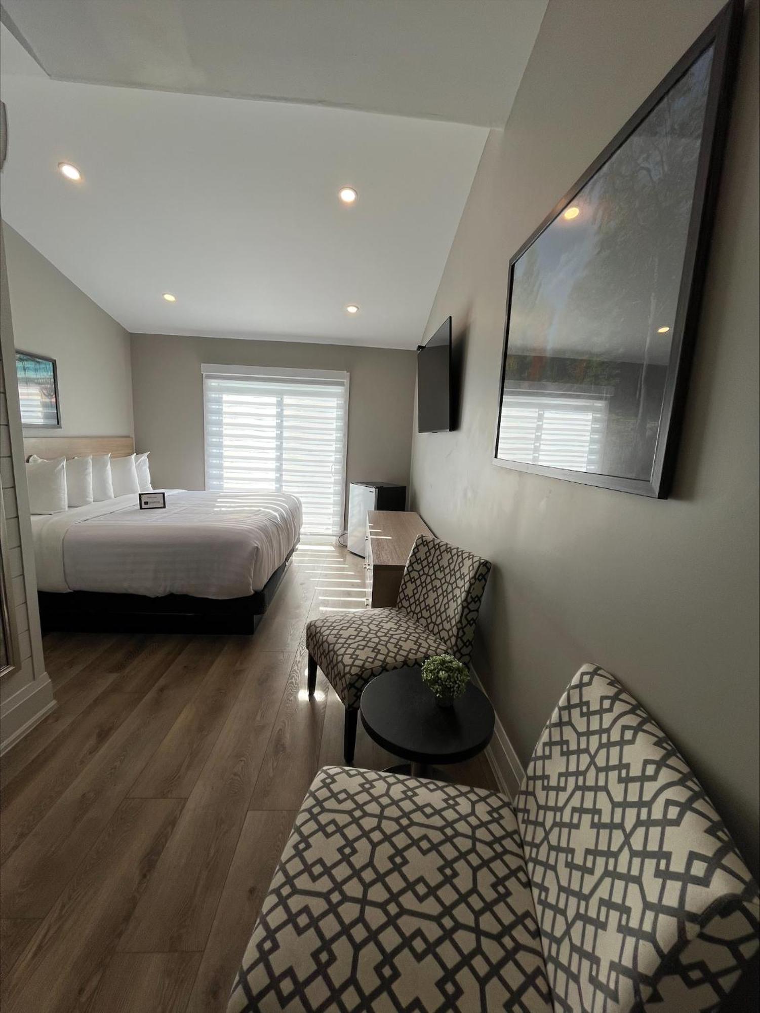 Colonial Hotel & Suites Grand Bend Εξωτερικό φωτογραφία