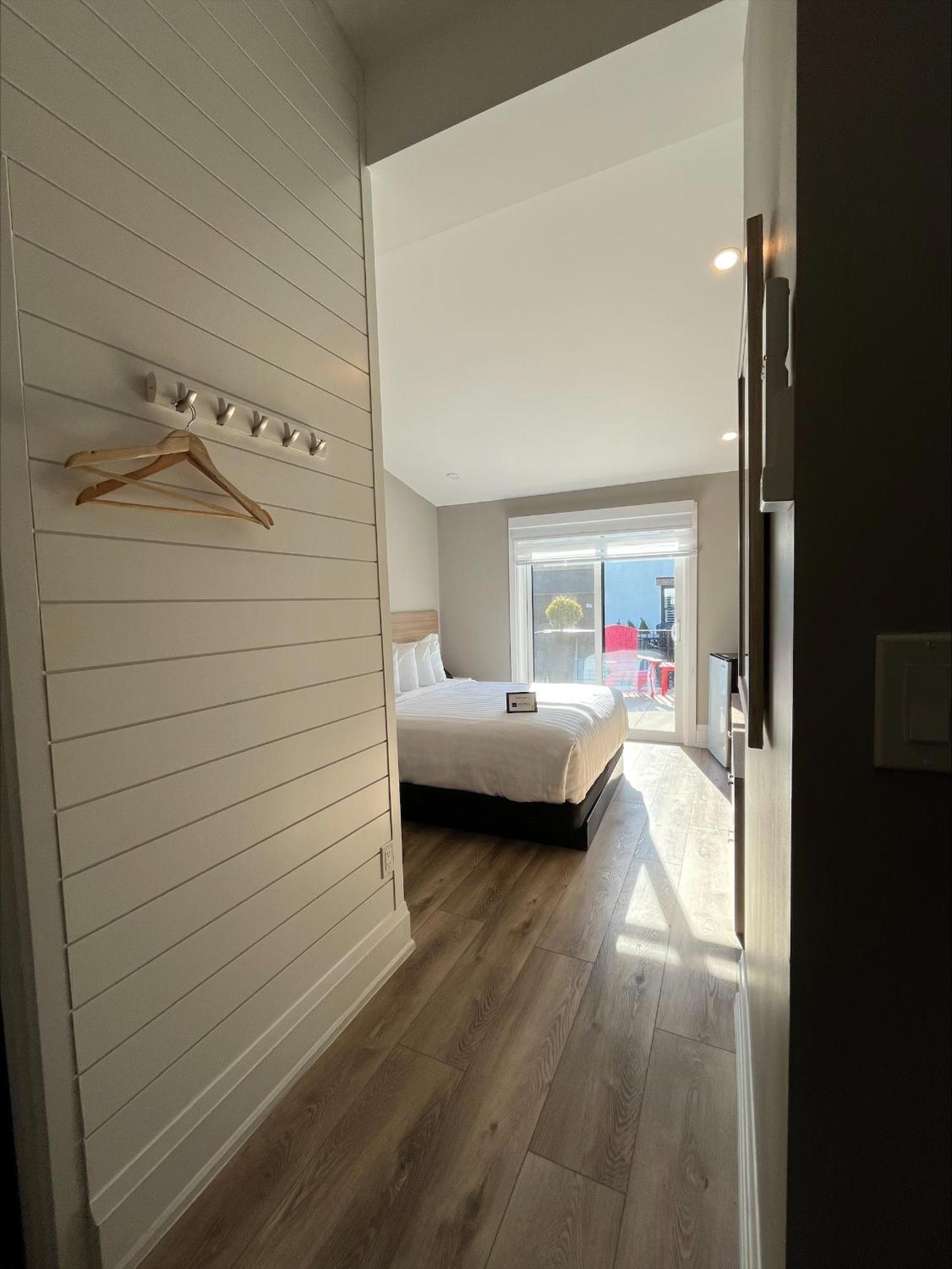 Colonial Hotel & Suites Grand Bend Εξωτερικό φωτογραφία